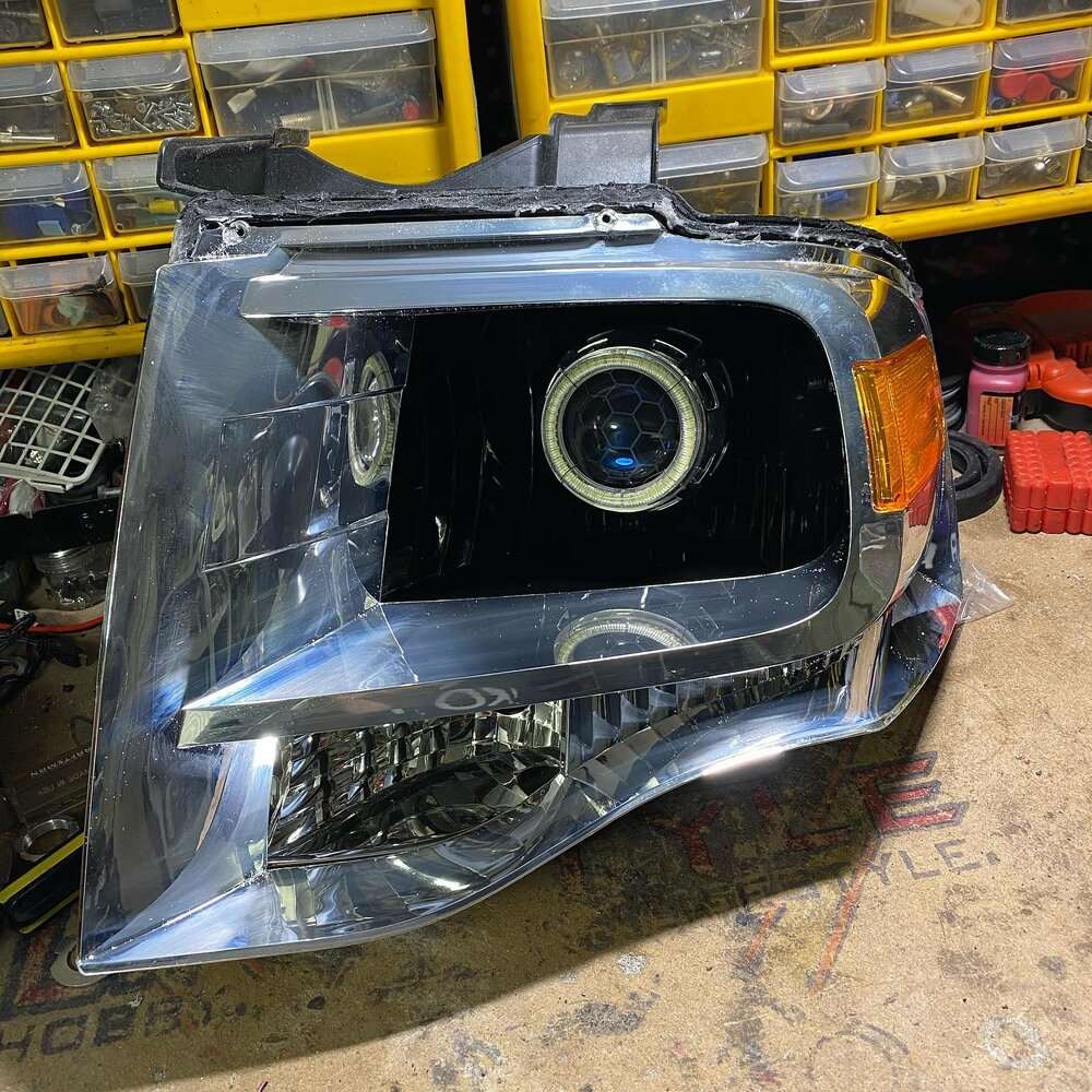 C4v 07-13 Ford Expedition Headlights