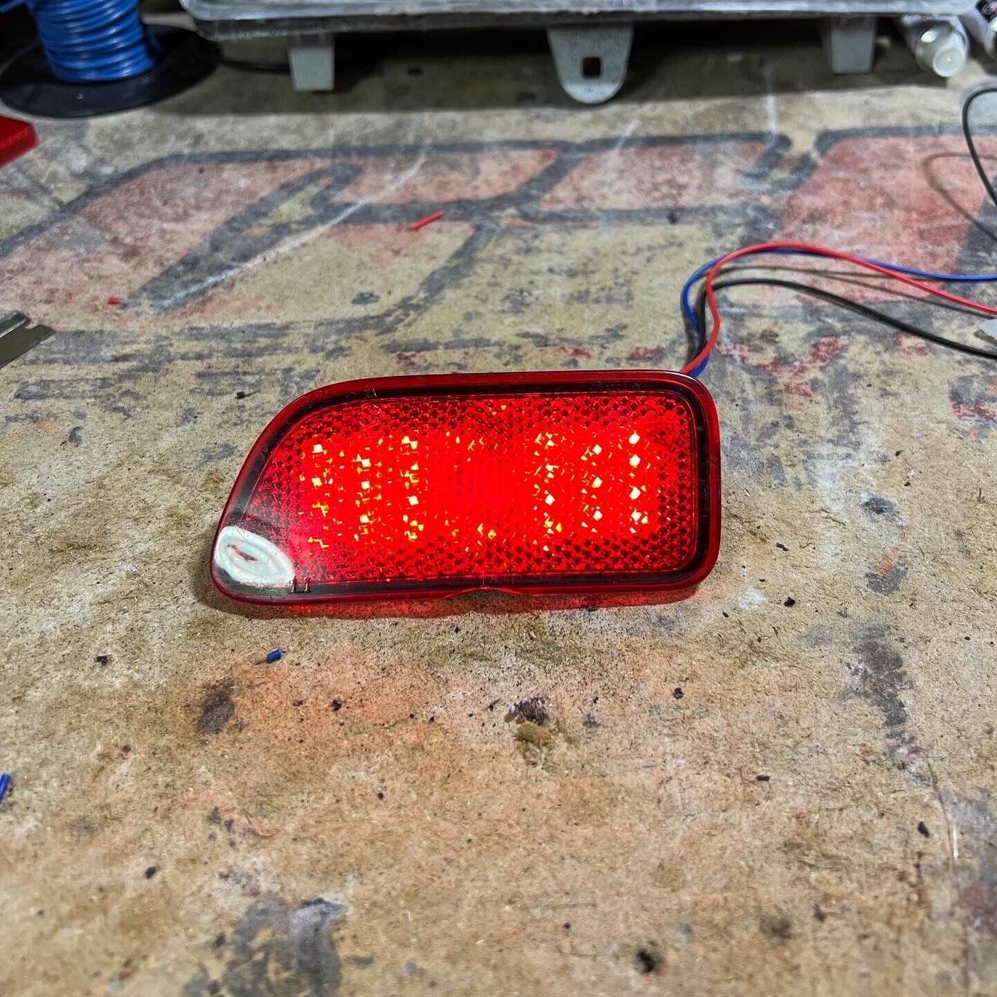 02-09 Trailblazer Rear Bumper LED Reflector